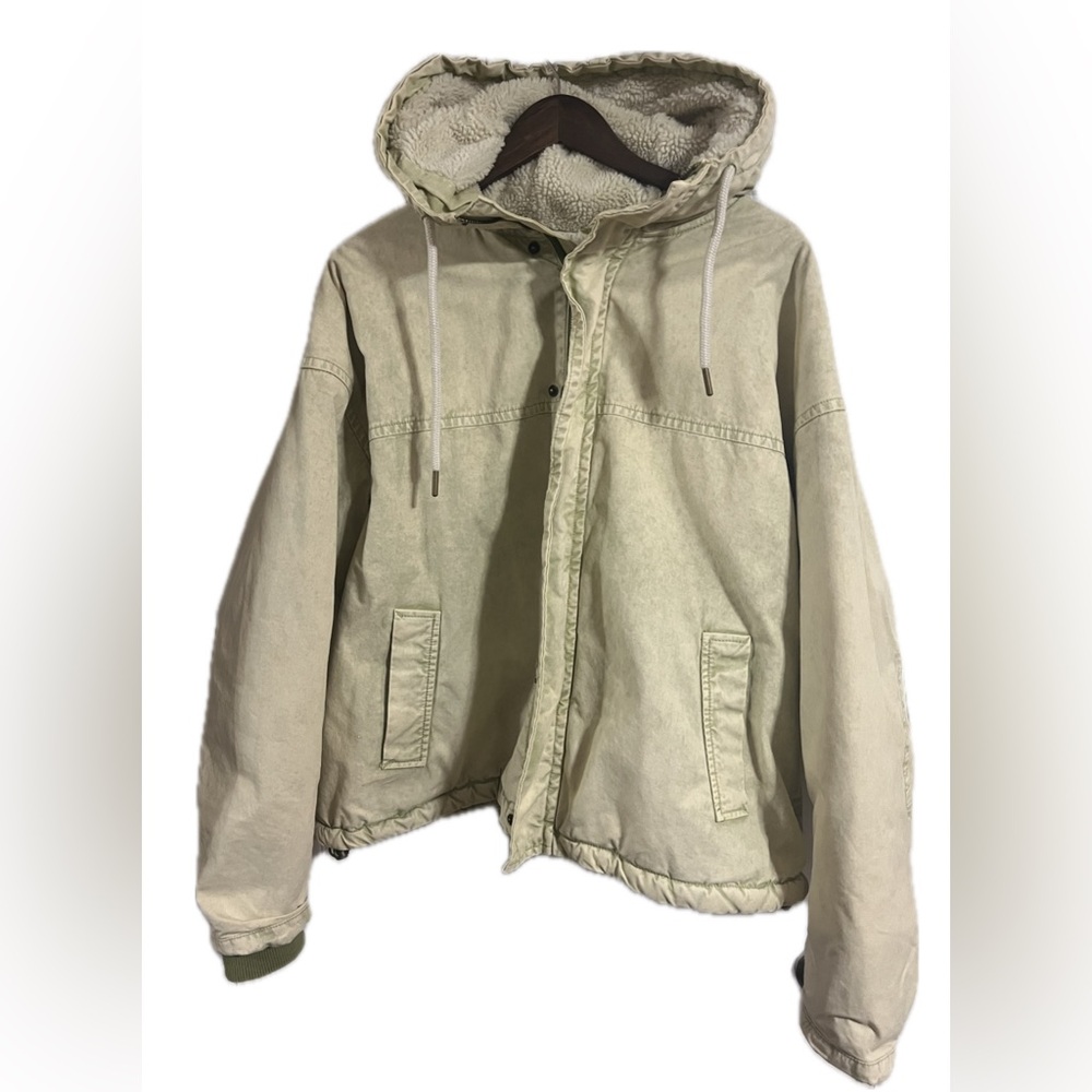 Urban Outfitters Work Jacket
Size: Medium